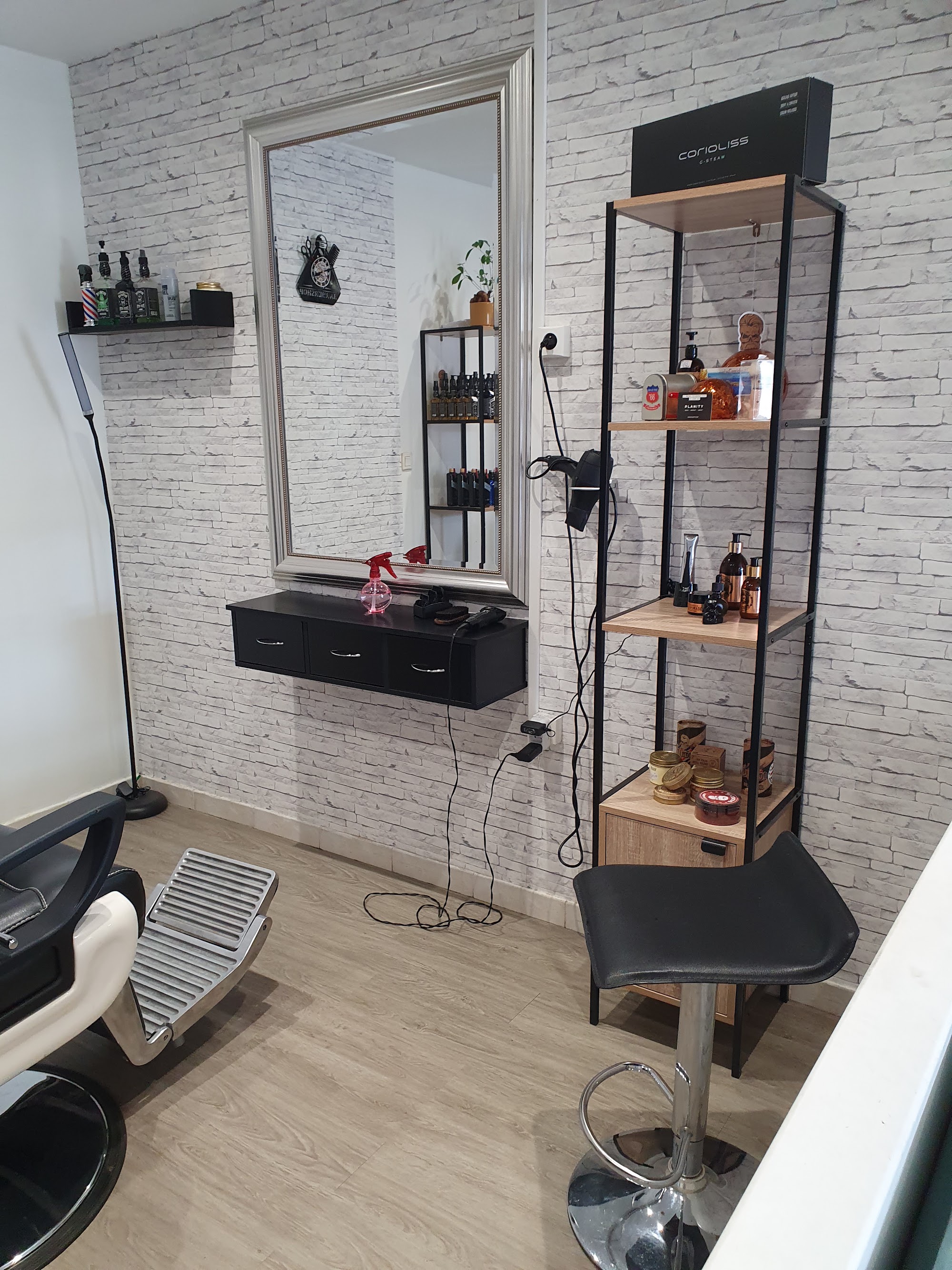 L'espace coiffure du salon Élégance Coiffure